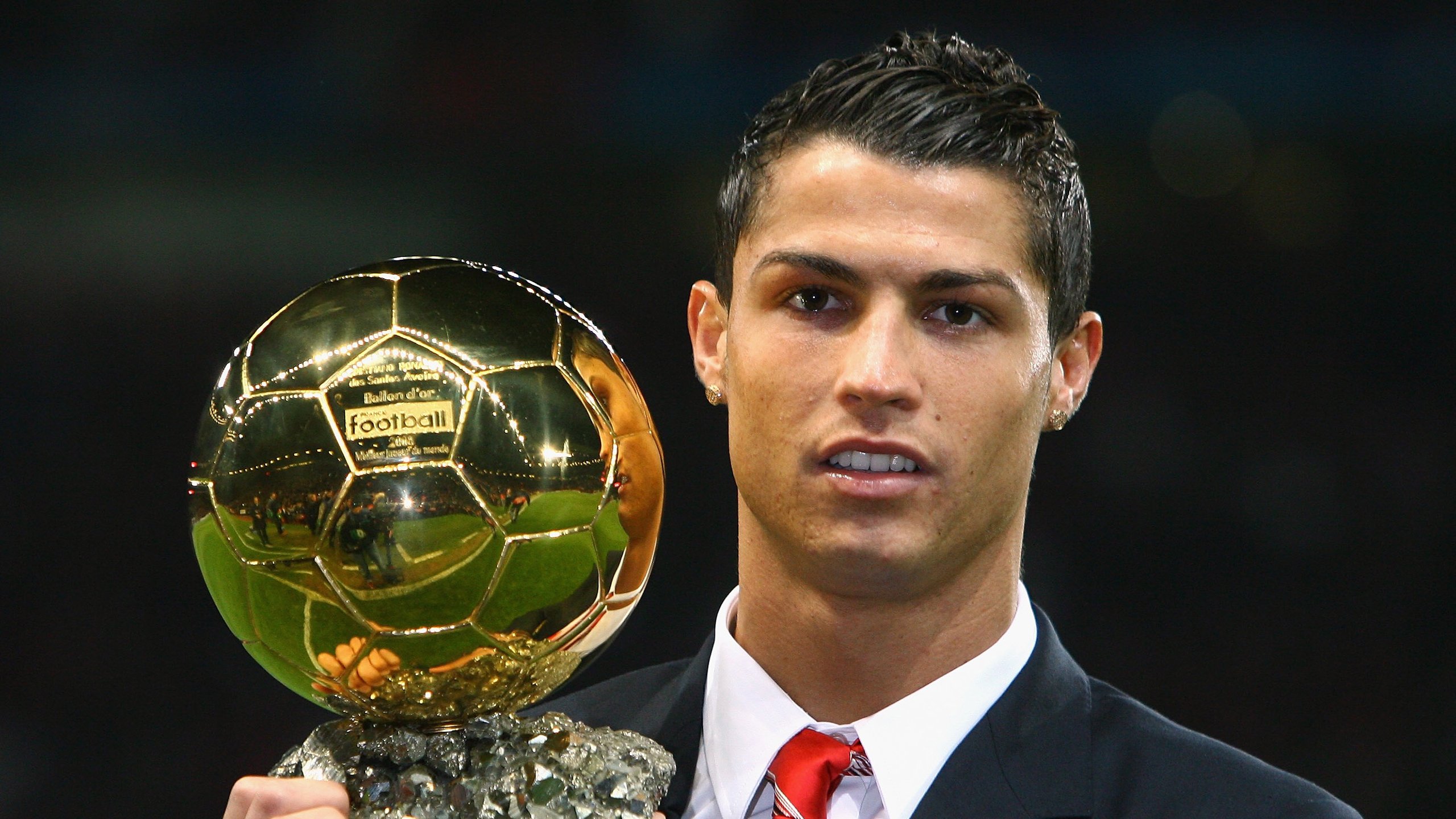 当欧冠决赛撞上NBA抢七，足球的团队艺术与篮球的个人英雄主义