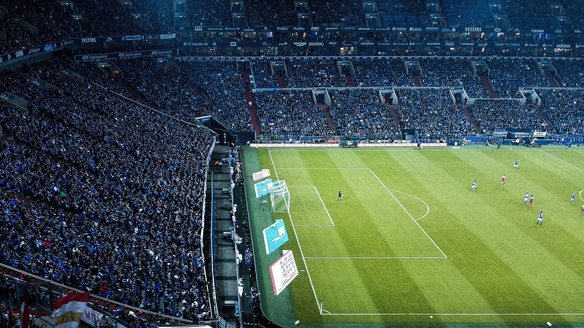 开云体育-迈阿密热火客场掀翻洛杉矶快船，年度焦点之战的战术复盘与格局启示