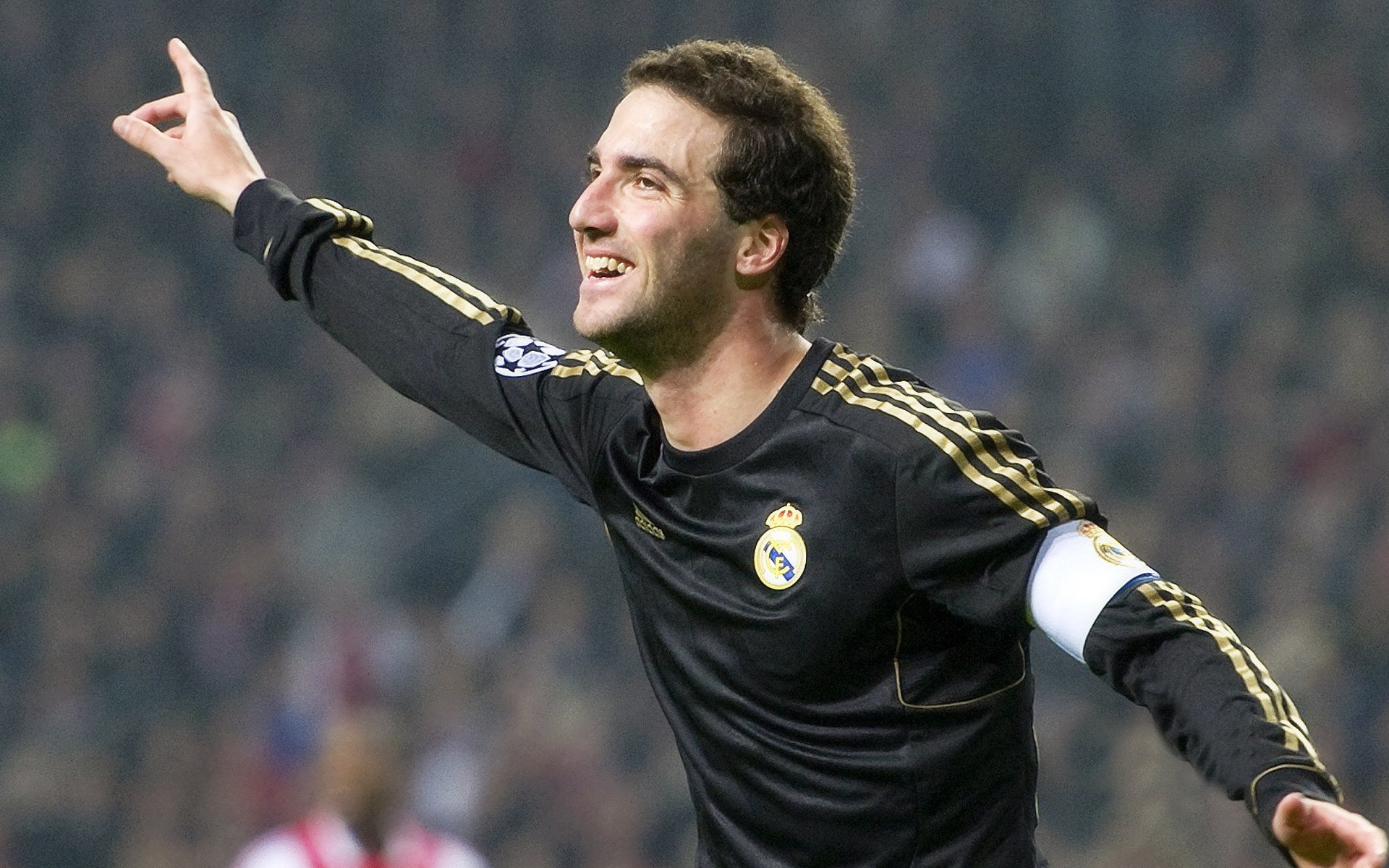 开云体育平台APP-绿茵场上的非洲风暴，当英超霸主遇见撒哈拉雄狮—一场跨越维度的抢七狂想